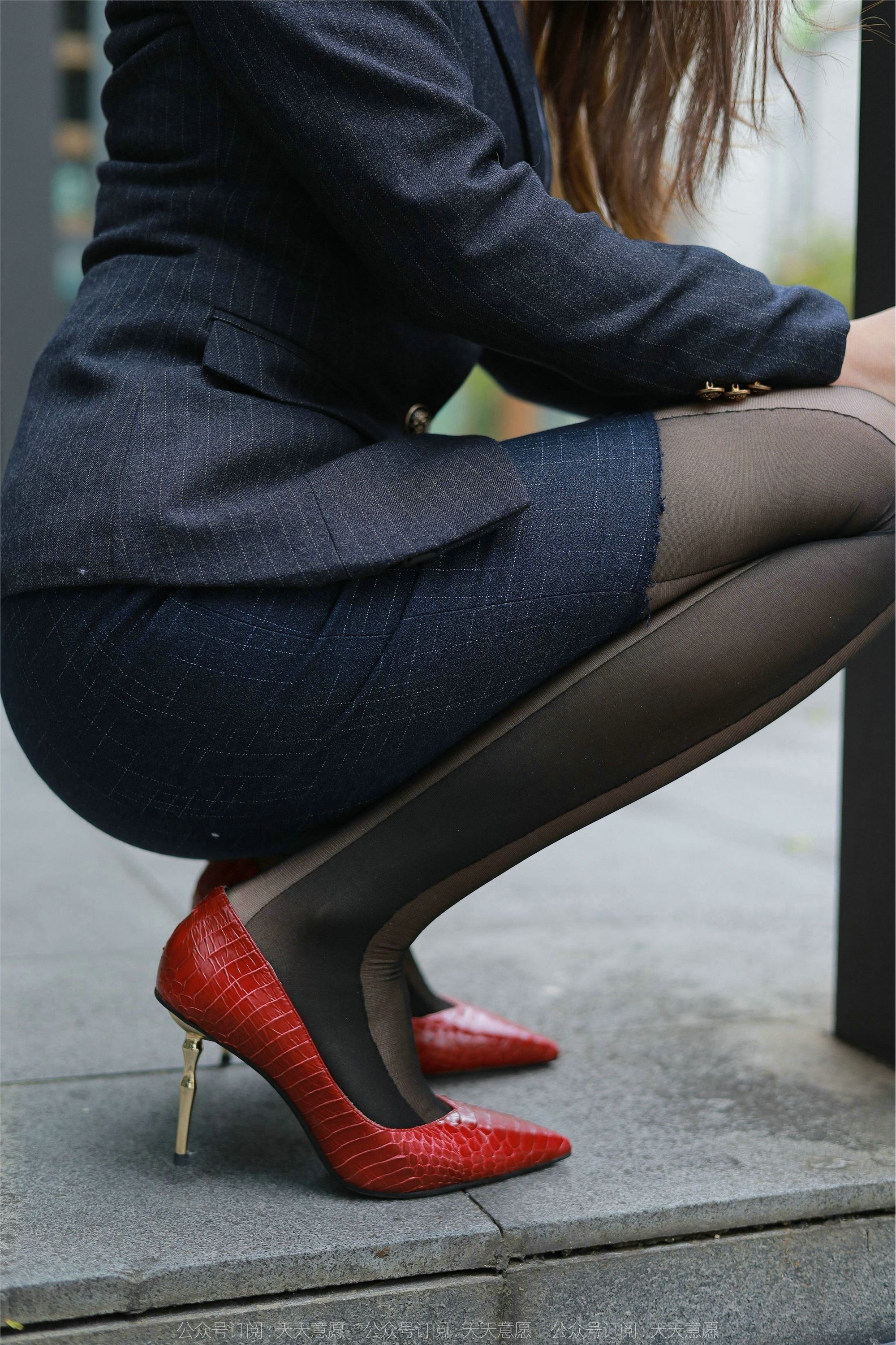 IESS异思趣向  2022.04.25 丝享家 1070：小婕《红鞋职业装》